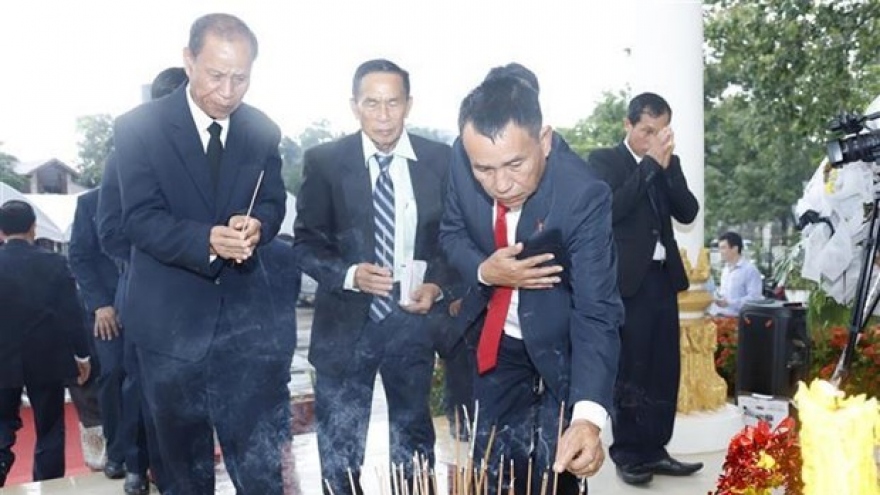 Incense offering ceremonies for Vietnamese martyrs held in Laos