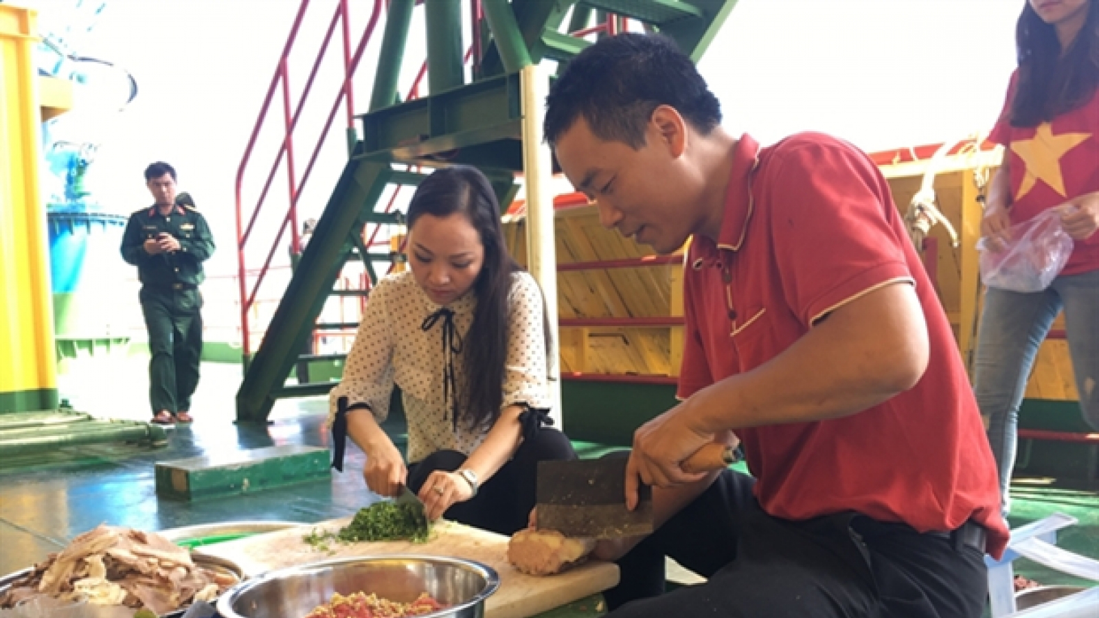 Famous ‘pho’ restaurant owner brings the dish to island soldiers for free