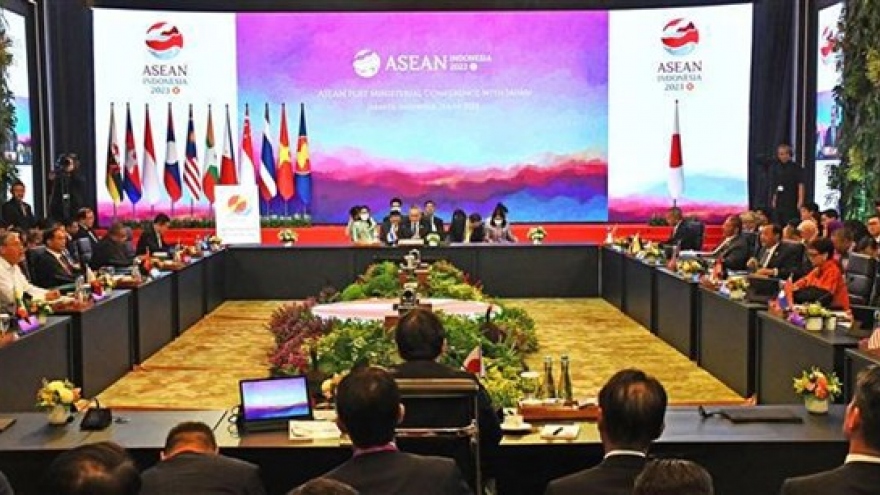AMM-56: FM attends meetings between ASEAN and partners
