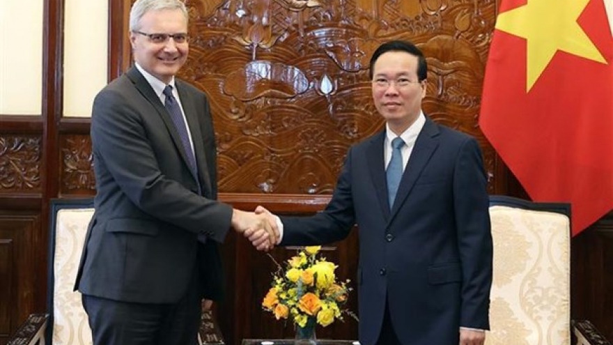 Outgoing French Ambassador bids farewell to Vietnamese President