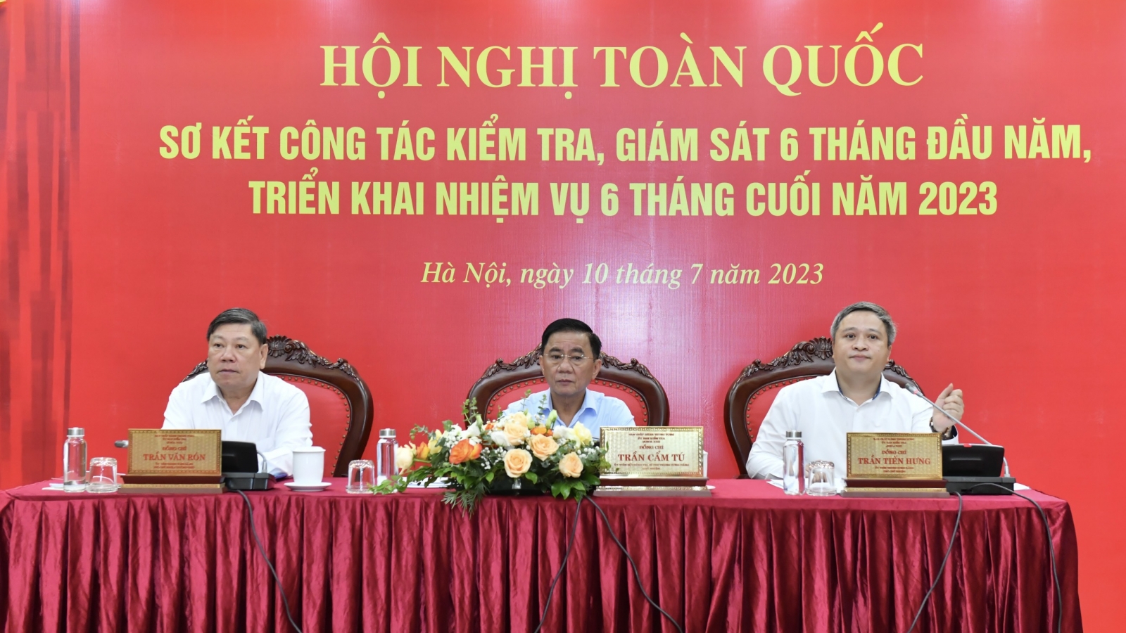 "Nhận diện ngày càng rõ hơn tình trạng suy thoái của một bộ phận cán bộ"