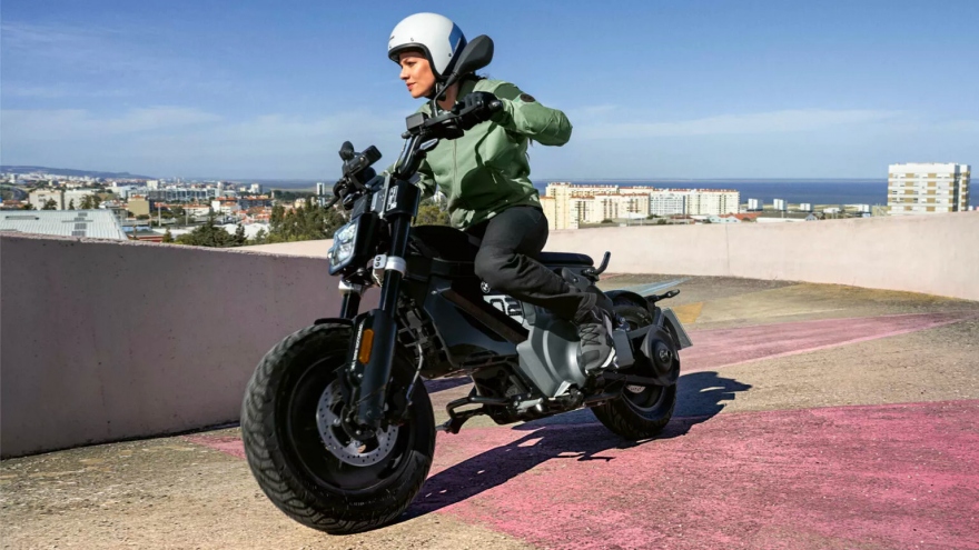 BMW tiếp tục trình làng mẫu xe máy điện cho đô thị