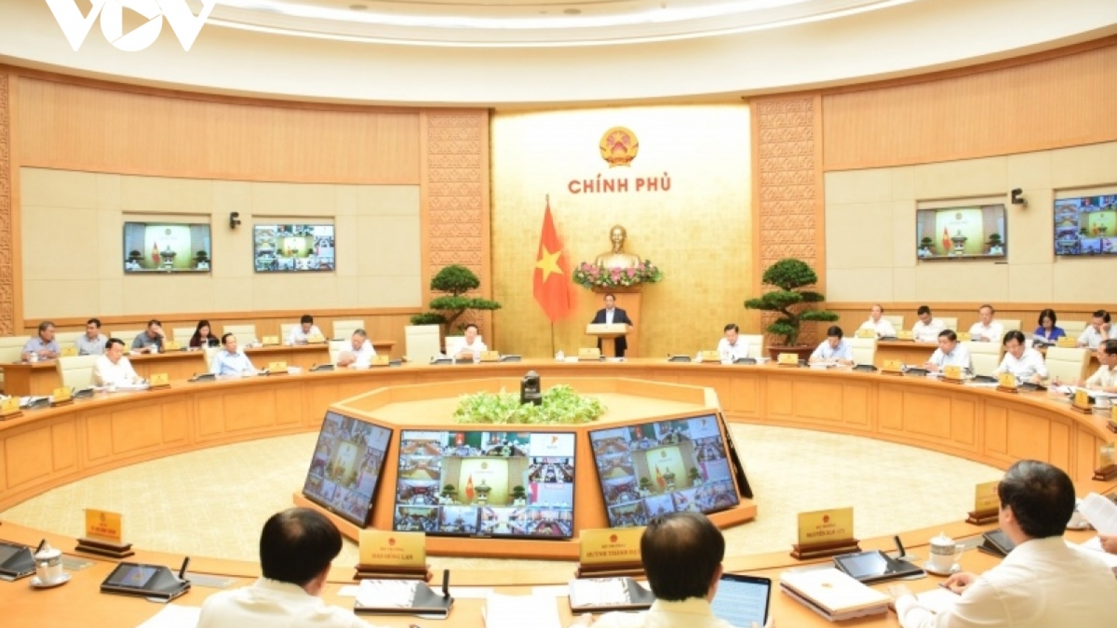Cabinet meeting reviews socio-economic situation in first half