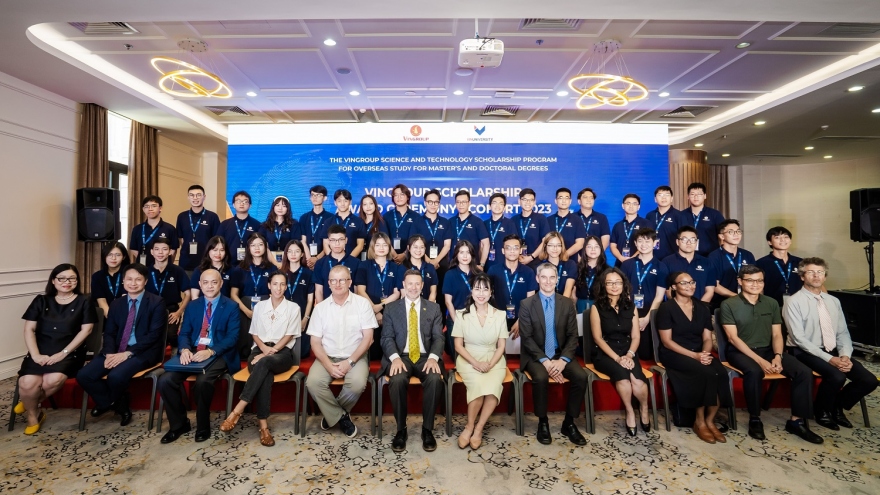 Vingroup trao 120 tỷ đồng học bổng khoa học công nghệ năm 2023