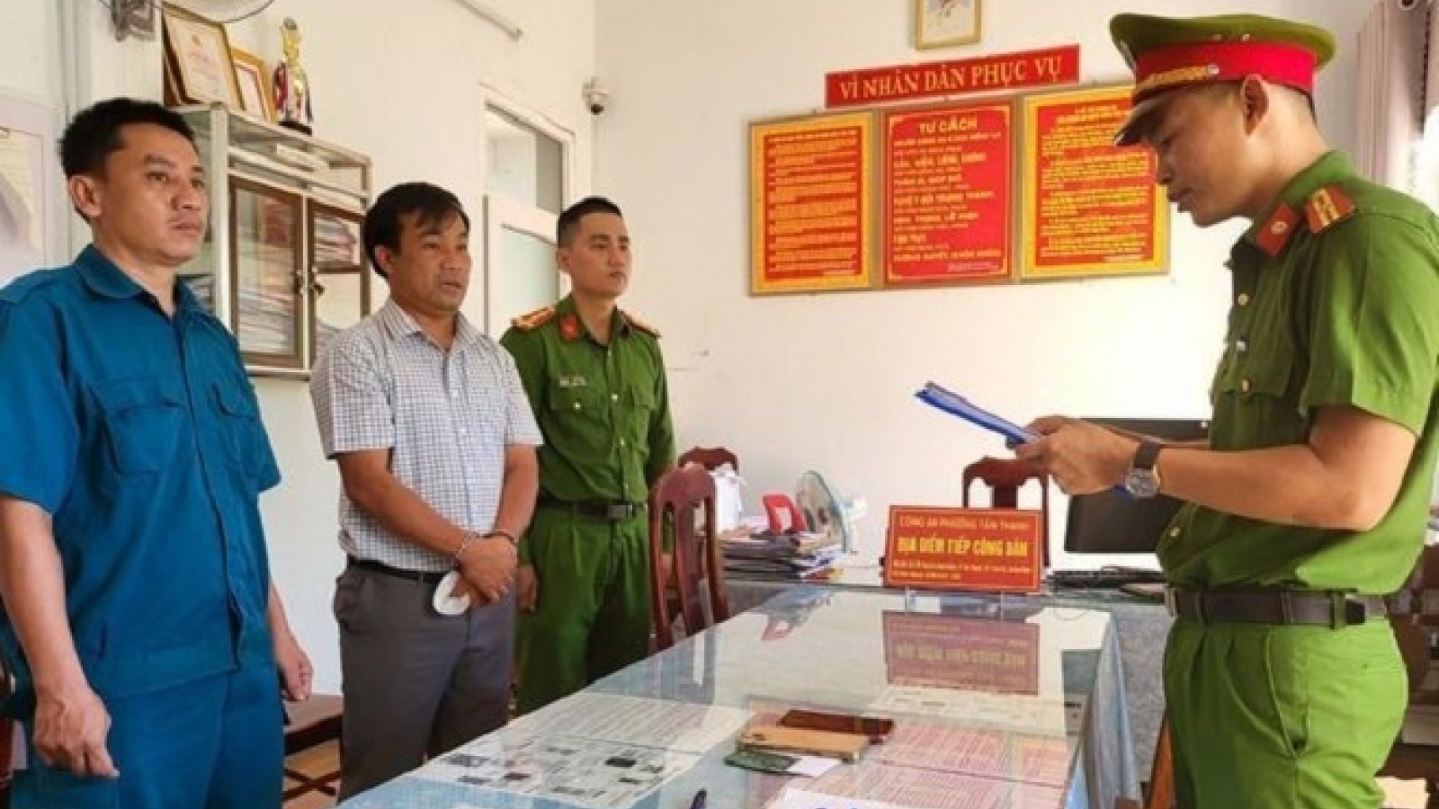 Cán bộ địa chính làm ngơ, gần 160 hecta đất rừng bị bán khống