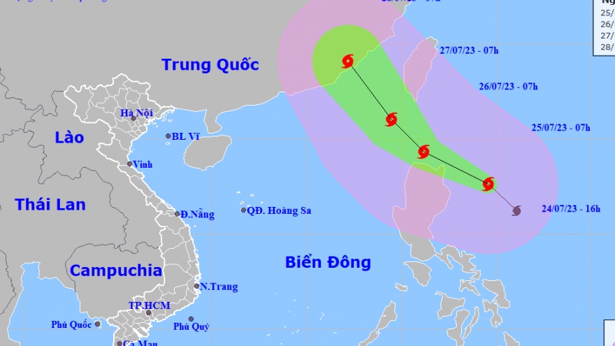 Bão DOKSURI đang áp sát vào Biển Đông với sức gió mạnh cấp 15, giật cấp 17