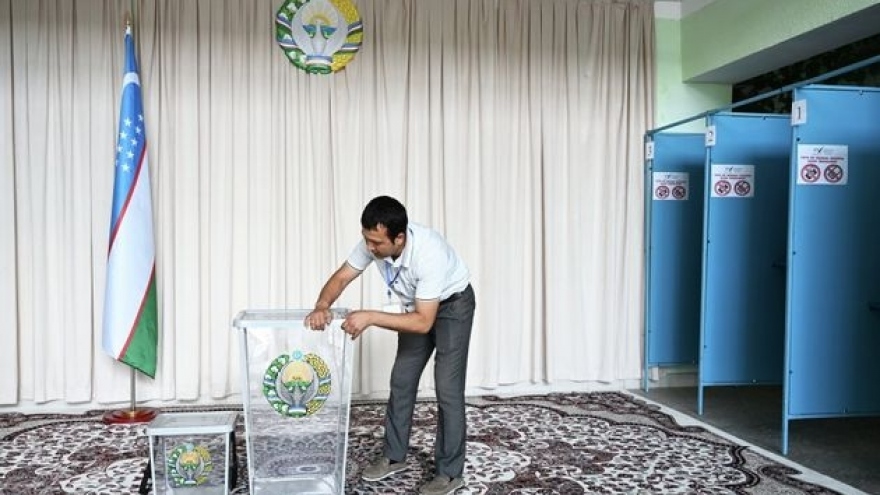 Uzbekistan bầu cử tổng thống trước hạn