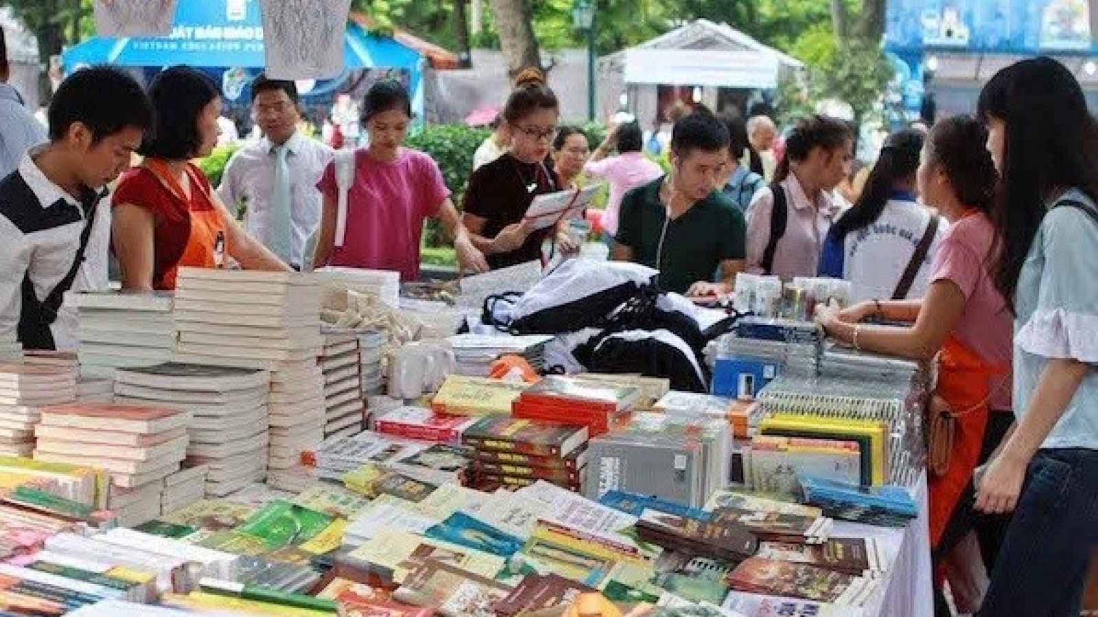 Publishing houses work hard to introduce Vietnamese books abroad