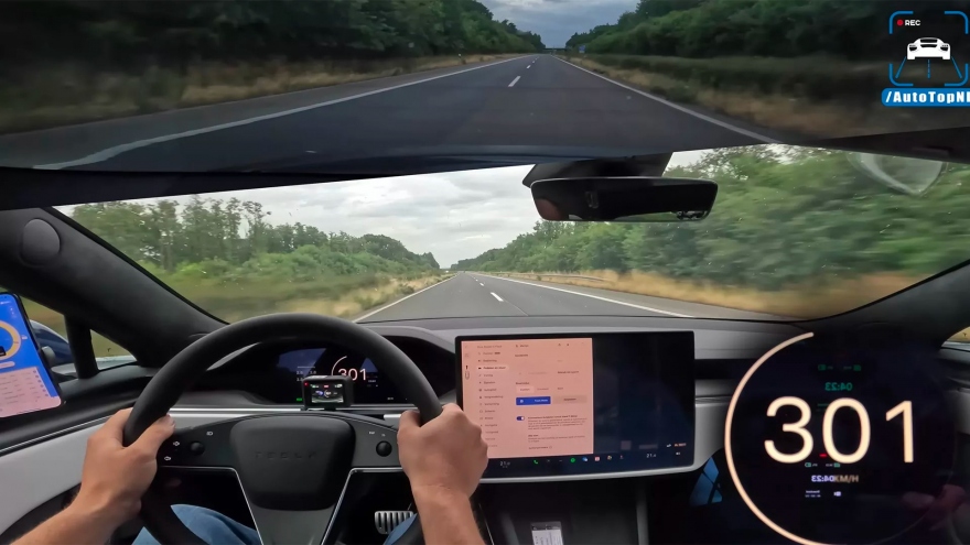 Tesla Model S Plaid có thể đạt tốc độ tối đa lên đến 320 km/giờ