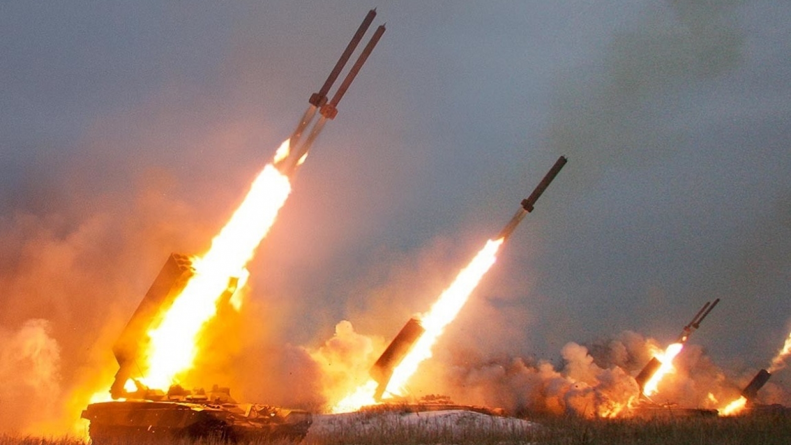 Phương Tây dè chừng khi Nga trả đũa Ukraine bằng tên lửa đạn đạo mới nhất