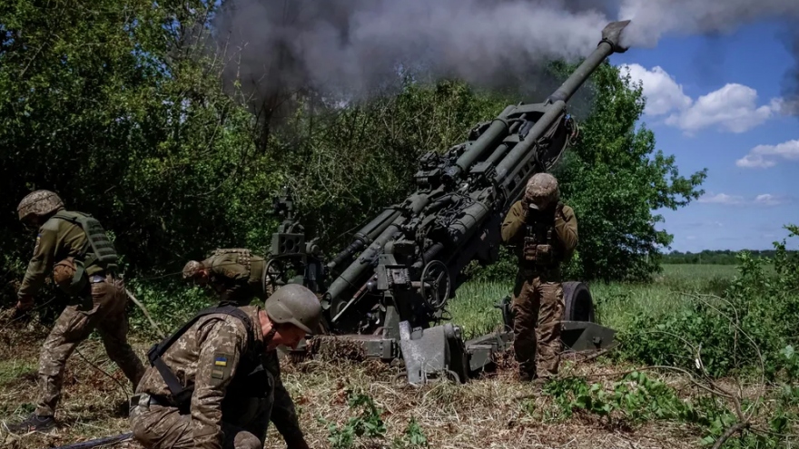 Lựu pháo Ukraine dội hỏa lực vào cứ điểm của Nga gần Bakhmut
