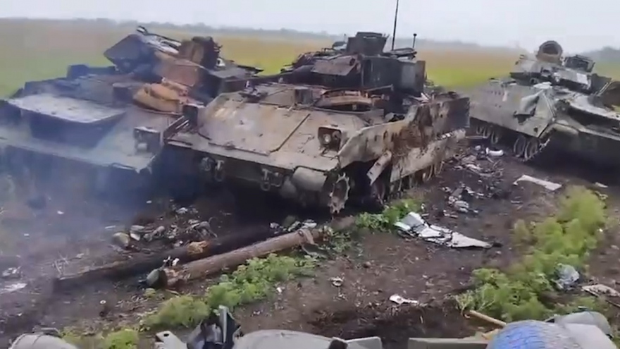 Lính Nga đăng video “nghĩa địa” xe thiết giáp Bradley ở Zaporozhzhia