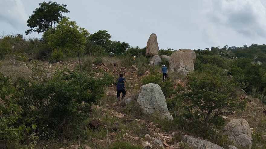 Phát hiện bộ xương người trên núi cao ở Bình Thuận