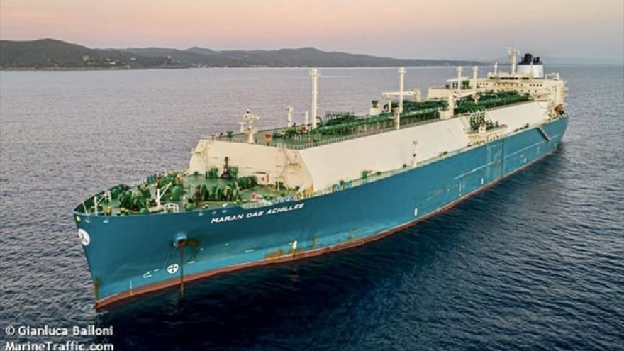 First shipment of liquefied natural gas imported into Vietnam
