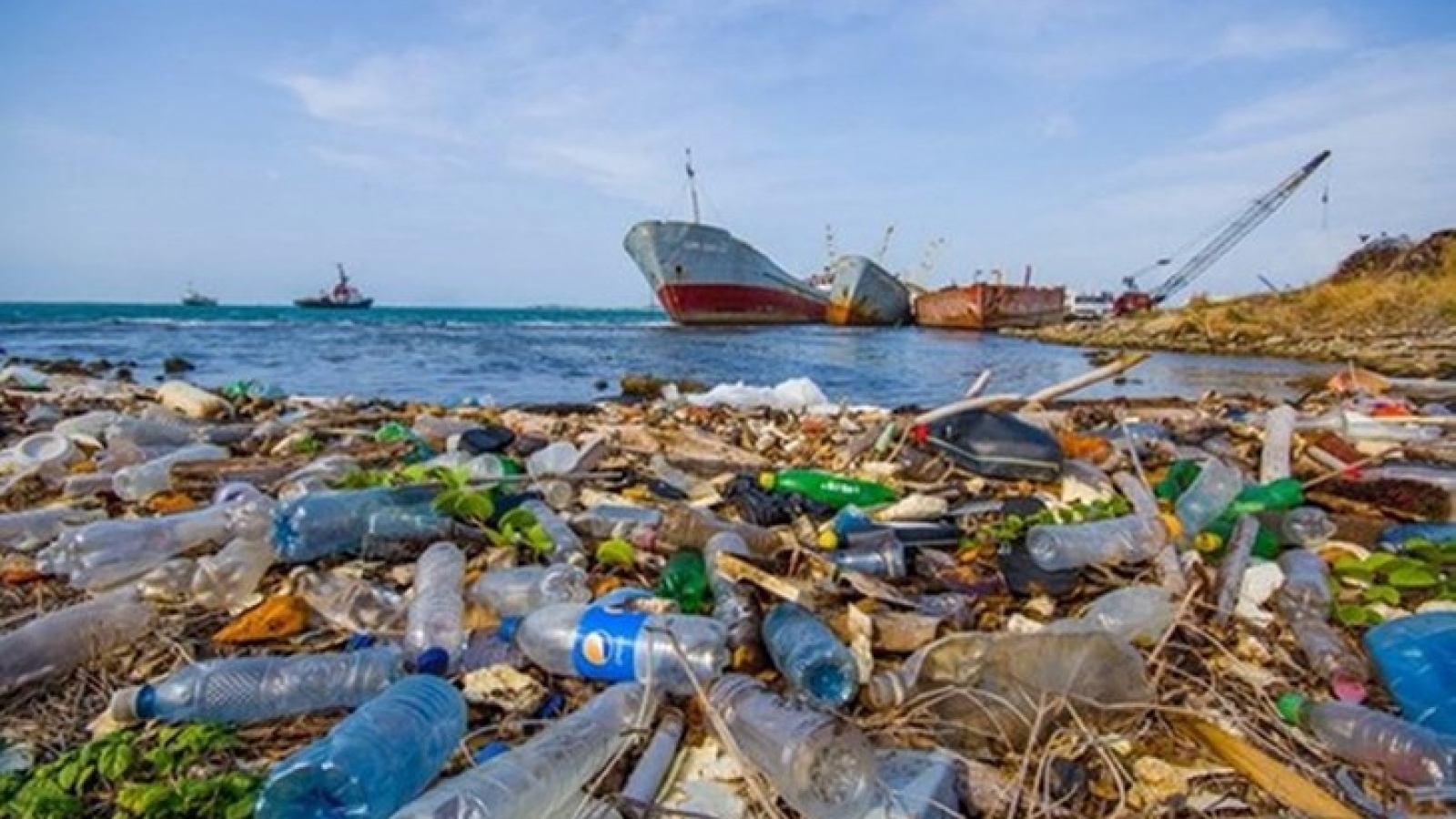 Vietnam acts strongly to minimize plastic waste
