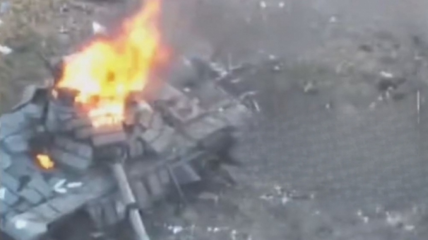 Đoàn xe tăng Ukraine trúng ổ phục kích của Nga, bốc cháy ngùn ngụt