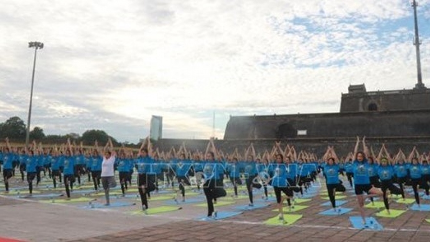 Thua Thien-Hue: Over 1,000 people participate in 9th International Yoga Day