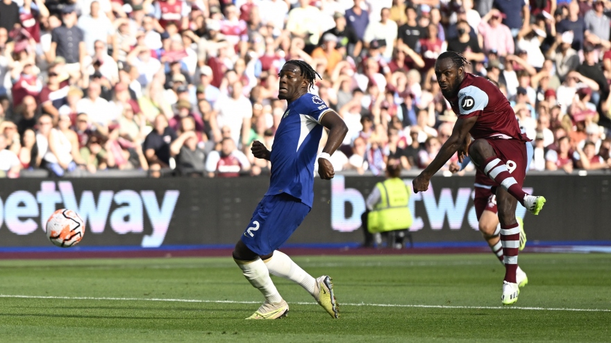 Enzo đá hỏng phạt đền, Caicedo ra mắt thảm họa, Chelsea thua 1-3 trước West Ham
