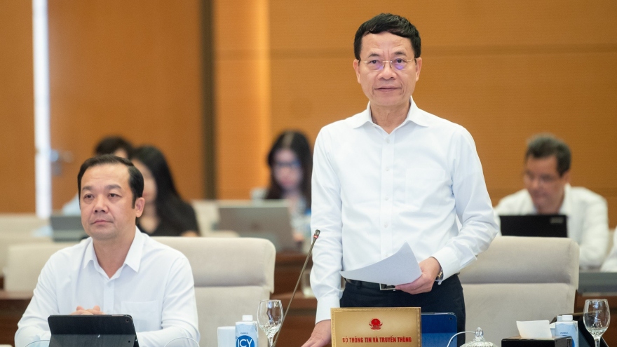 Bộ trưởng Nguyễn Mạnh Hùng: Đấu giá sim số đẹp sẽ khả thi với cách tính mới