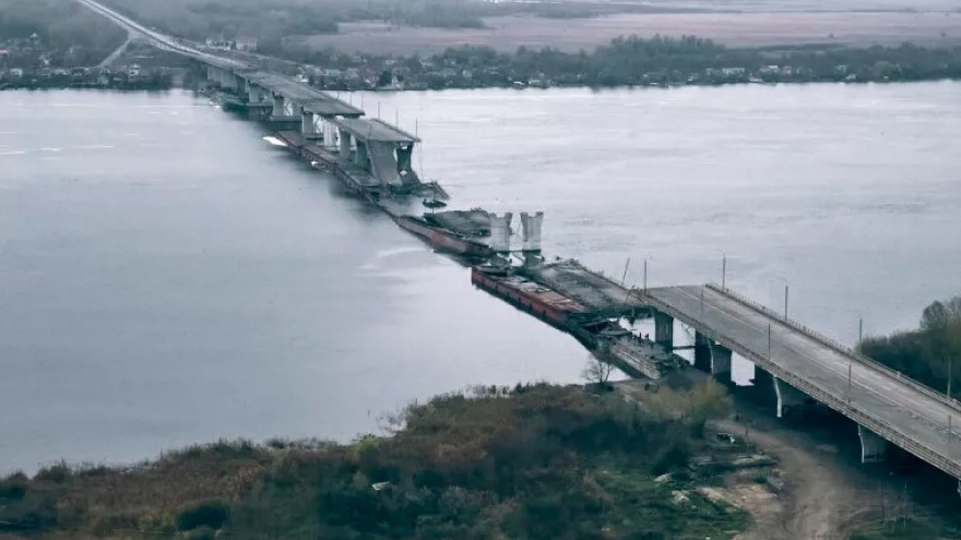 Ukraine nỗ lực vượt sông Dnipro để xuyên thủng phòng tuyến Nga