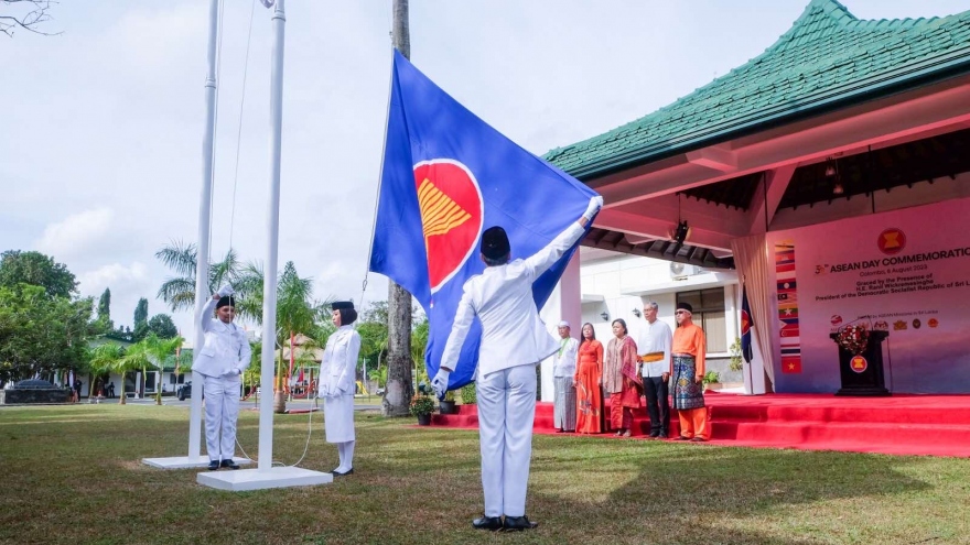 Tổng thống Sri Lanka tham dự lễ thượng cờ ASEAN