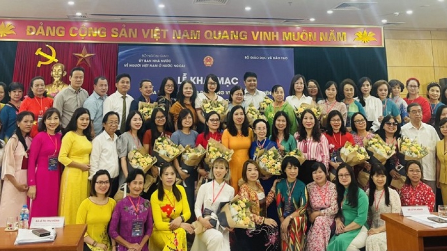 Hanoi training course improves overseas Vietnamese teachers’ pedagogic skills