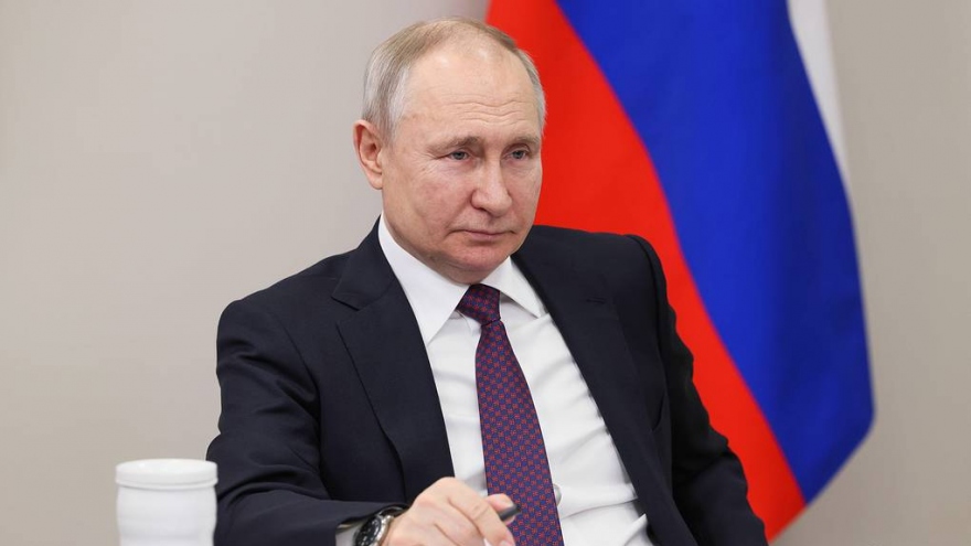 Tổng thống Putin ký đạo luật tăng tuổi nhập ngũ