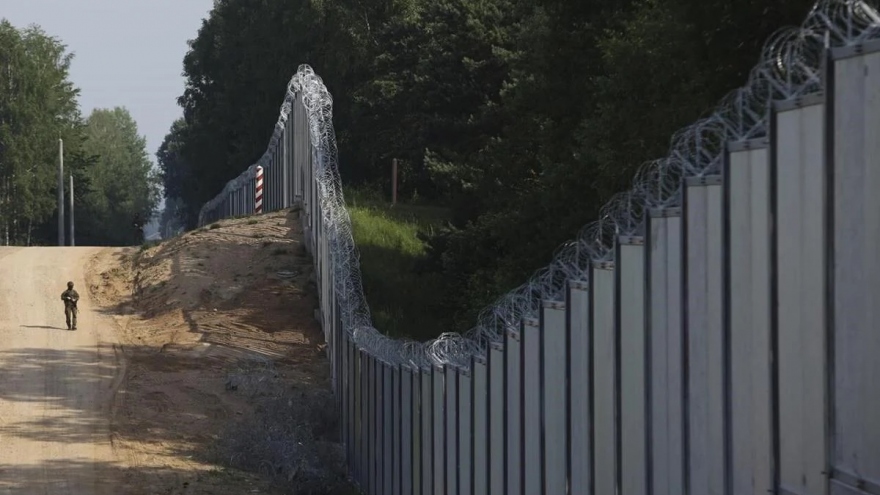 Các quốc gia NATO tăng cường an ninh ở biên giới với Belarus