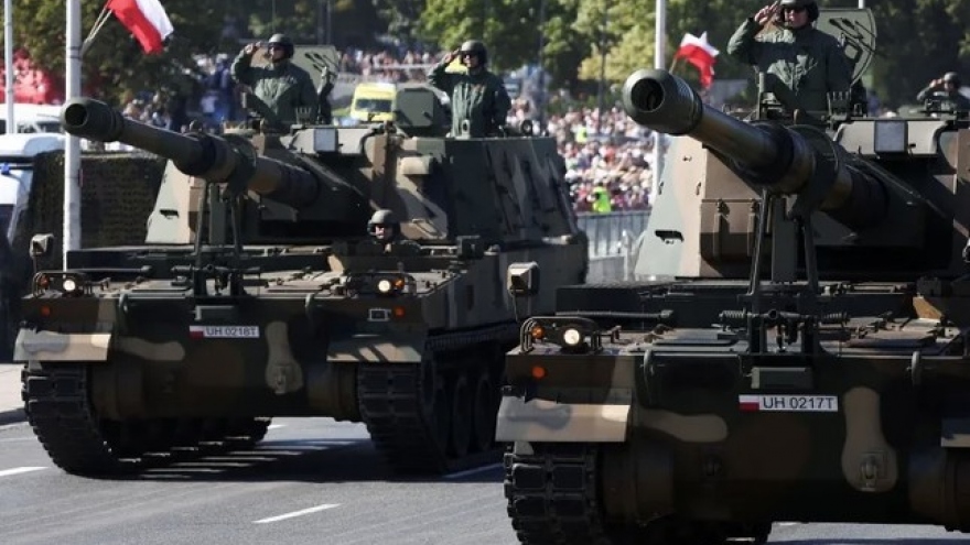 Toàn cảnh lễ duyệt binh lớn nhất của Ba Lan kể từ Chiến tranh Lạnh