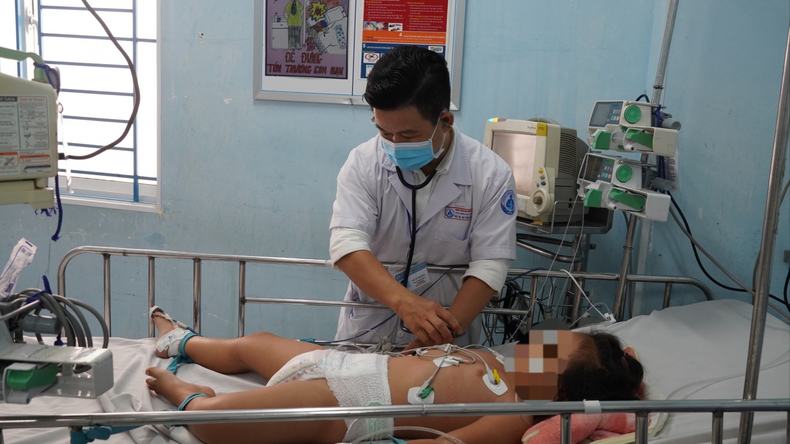 TP.HCM được cung ứng thuốc điều trị bệnh tay chân miệng nặng