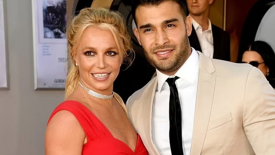 Britney Spears đau lòng sau cuộc hôn nhân với chồng trẻ đổ vỡ