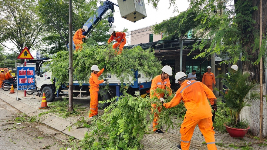 Tổng công ty Điện lực miền Nam: Chủ động ứng phó, đảm bảo cung cấp điện mùa mưa bão