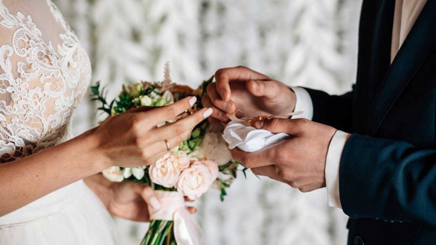 Bên nhau 5 năm, người yêu đột nhiên đòi hủy cưới