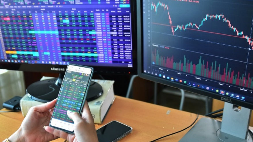 Nhận định chứng khoán 18/3: VN-Index thử thách vùng kháng cự 1.740-1.750 điểm