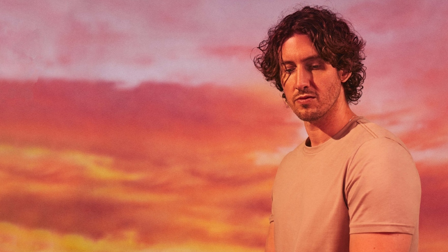 Australian famous singer Dean Lewis to perform in Vietnam