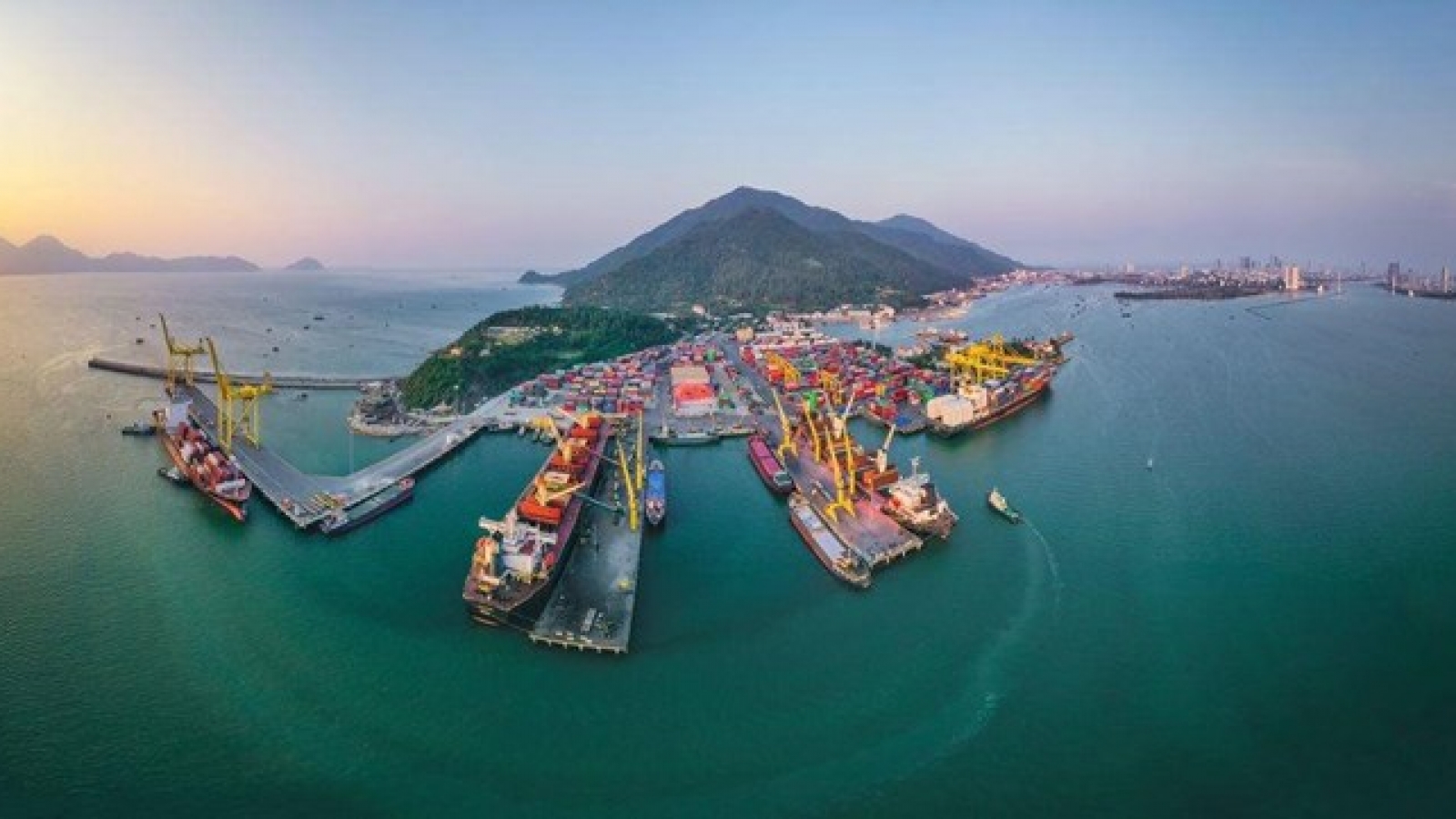 Kinh tế hàng hải - Đột phá để giàu mạnh từ biển