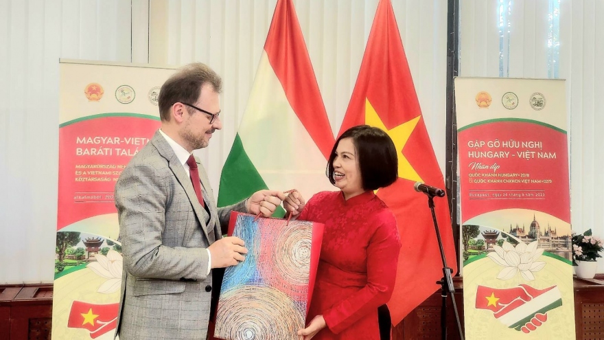 Gặp mặt hữu nghị kỷ niệm Quốc khánh của Việt Nam và Hungary