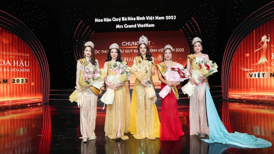 Đoàn Thị Thu Hằng đăng quang Hoa hậu Quý bà Hòa bình Việt Nam 2023