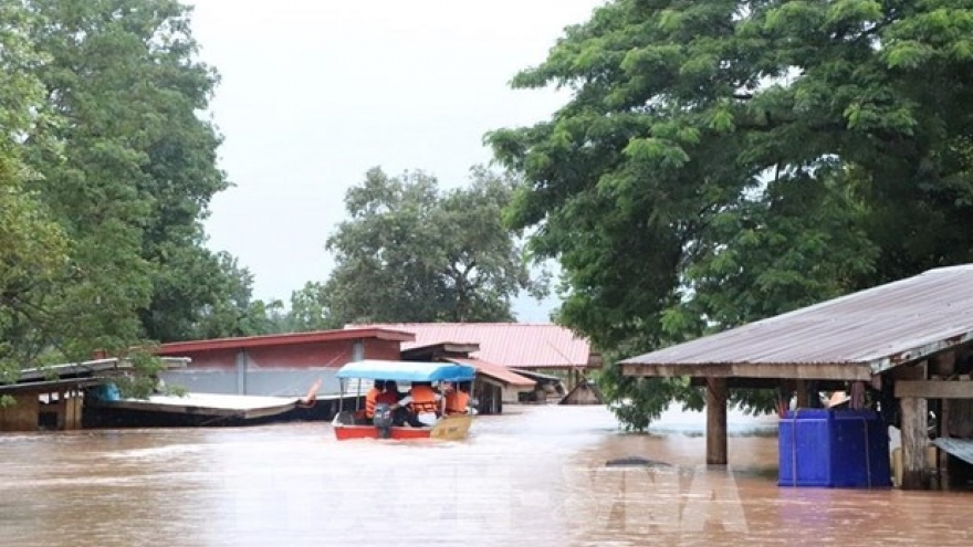 All 45 Vietnamese stranded on landslide-hit road in Laos rescued