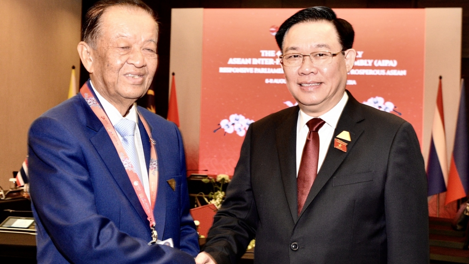 Top Vietnamese legislator meets with Thai House Speaker
