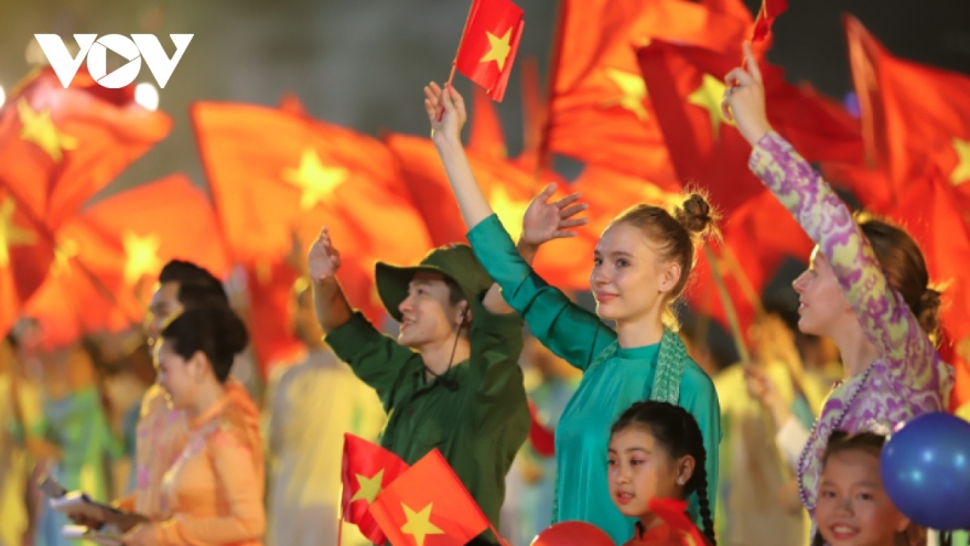 Impressive real-scene art performance during HCM City’s first river festival