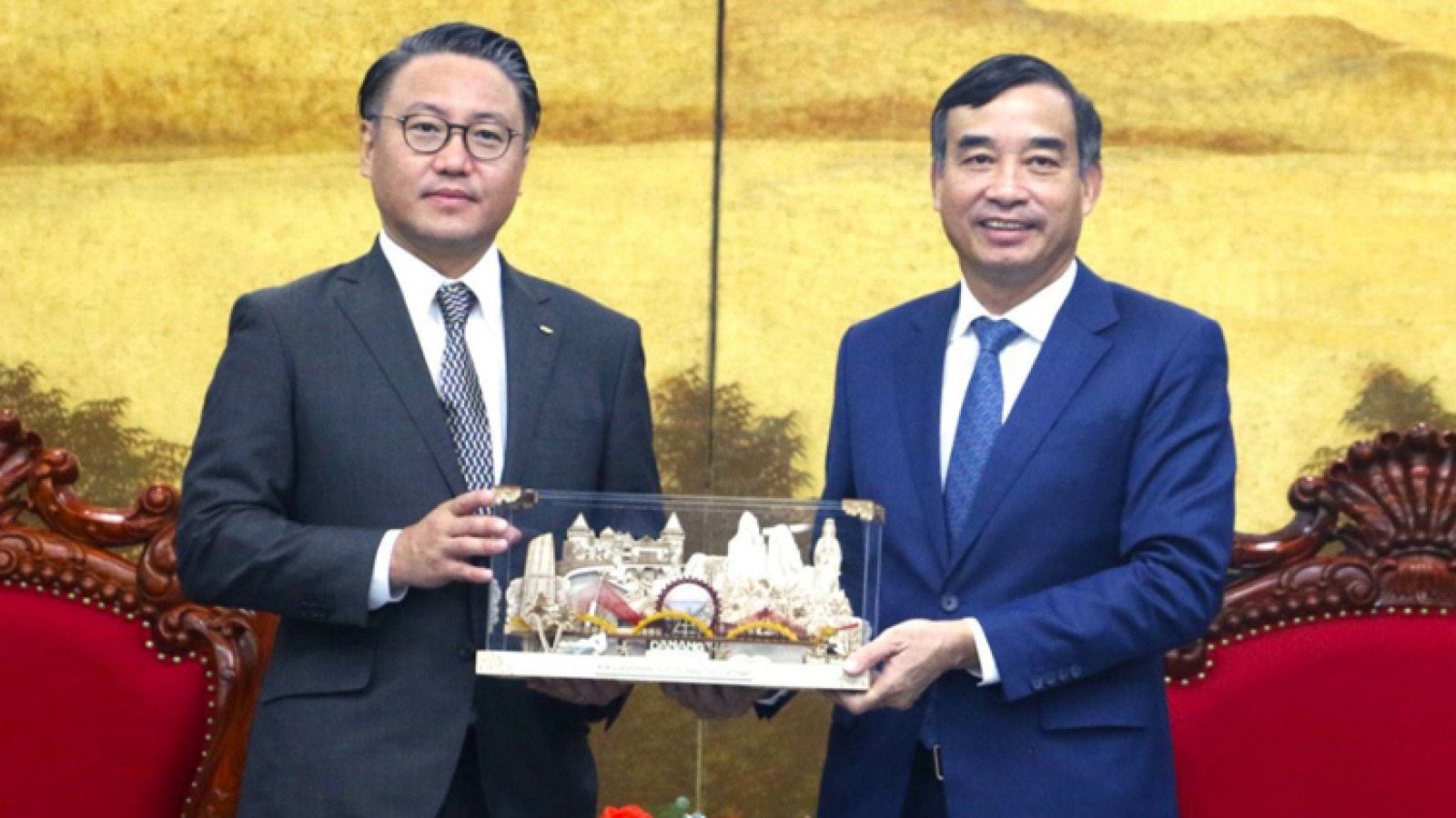 Da Nang boosts cooperation with prefecture Nagasaki of Japan