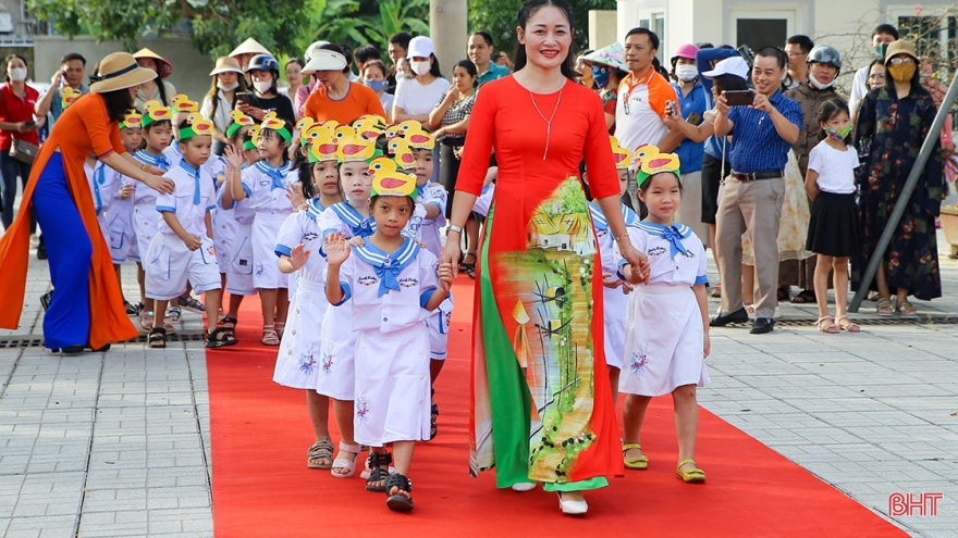 28.000 học sinh lớp 1 ở Hà Tĩnh tựu trường