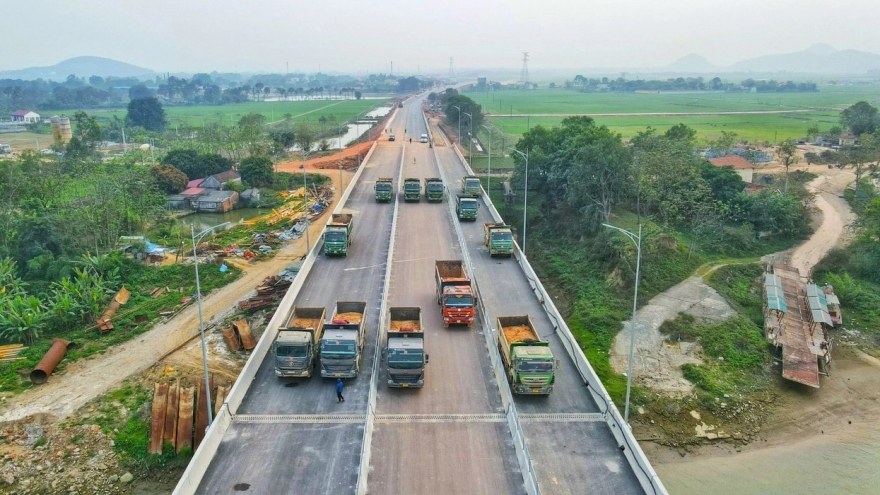 Làm cao tốc kiểu phân kỳ: Nguy cơ lãng phí lớn