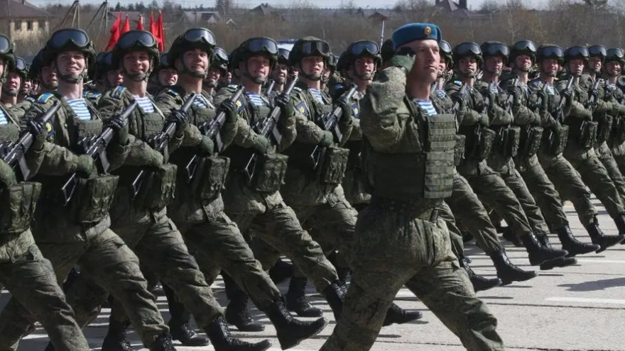 Nga điều lính dù tinh nhuệ ngăn chặn cuộc phản công của Ukraine