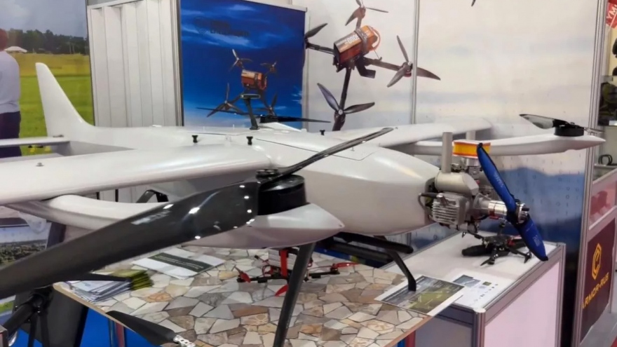 Nga trình làng UAV nhận dạng mục tiêu dựa trên mạng thần kinh nhân tạo