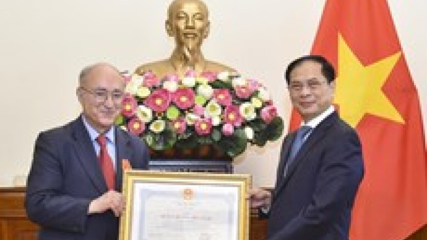 Friendship Order conferred upon chairperson of World University Services Germany