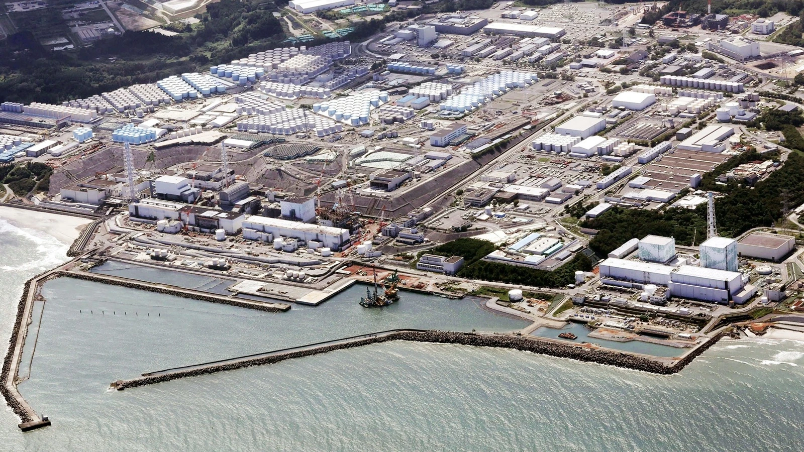 Nhật Bản tăng cường kiểm tra nồng độ phóng xạ ngoài khơi Fukushima