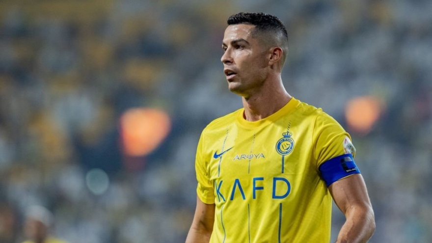 Ronaldo bỏ lỡ cơ hội ngon ăn, Al Nassr thất bại cay đắng trước Al Taawon