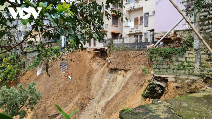 PM calls for greater efforts in mitigating damage from landslides and flash floods